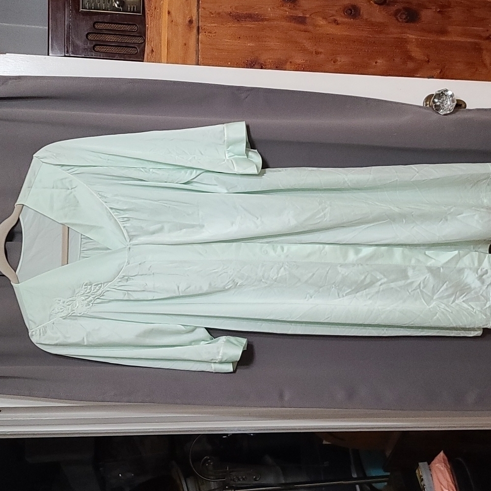 VTG? ShadowLine Womens Nylon Robe Mint Green Floral Applique Snaps Sz L‎ EUC